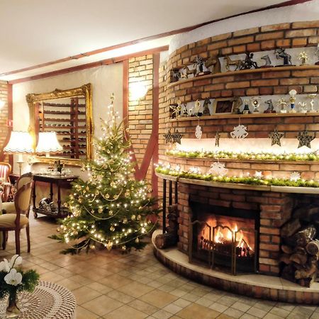 Hubertus Aparthotel & Restaurant & Horse Club Starogard Gdański Exteriér fotografie