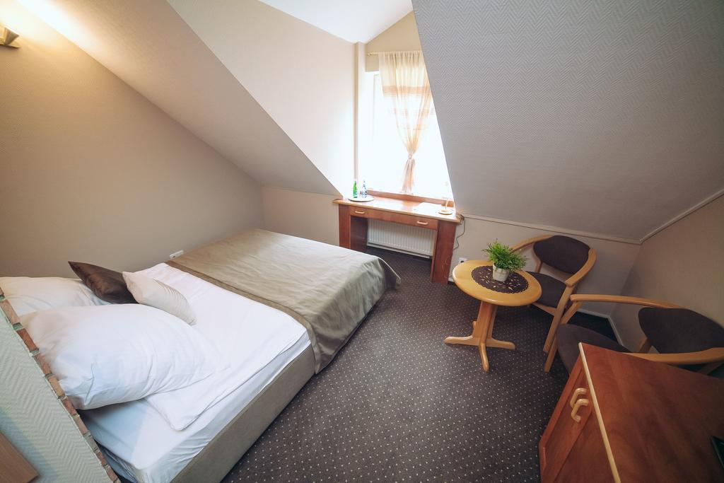 Hubertus Aparthotel & Restaurant & Horse Club Starogard Gdański Pokoj fotografie