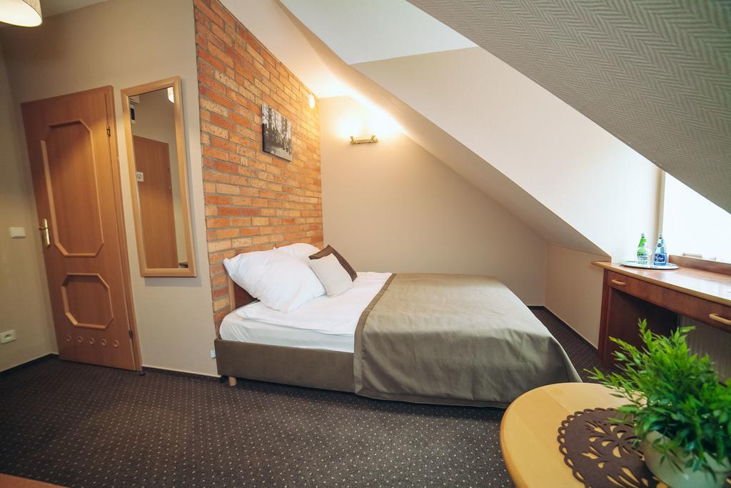 Hubertus Aparthotel & Restaurant & Horse Club Starogard Gdański Pokoj fotografie