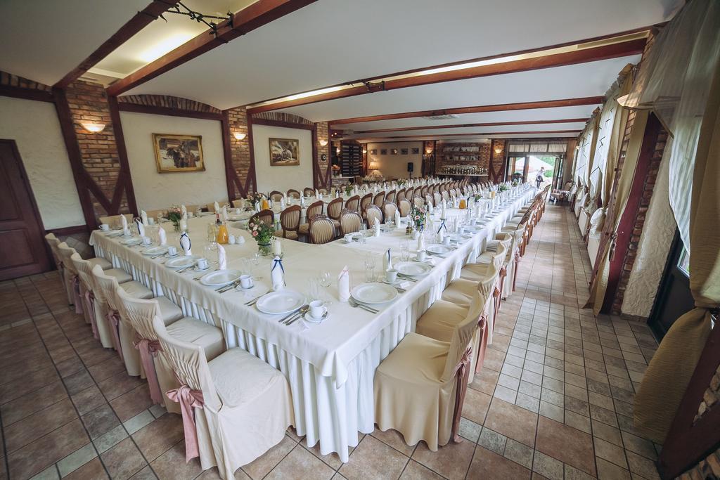 Hubertus Aparthotel & Restaurant & Horse Club Starogard Gdański Exteriér fotografie