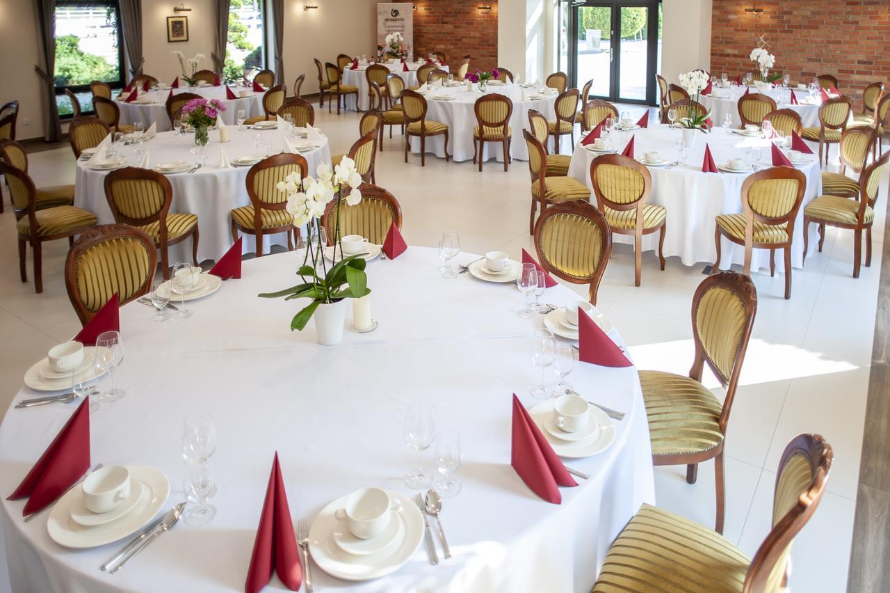 Hubertus Aparthotel & Restaurant & Horse Club Starogard Gdański Exteriér fotografie