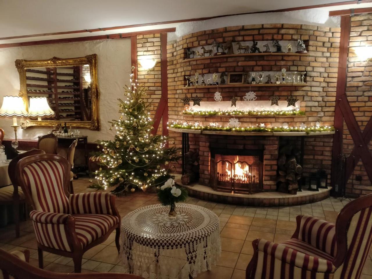 Hubertus Aparthotel & Restaurant & Horse Club Starogard Gdański Exteriér fotografie
